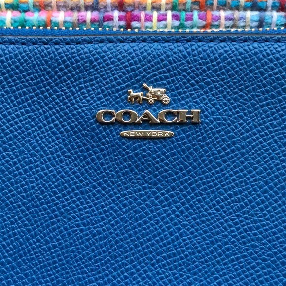 Coach mini blue wristlet - Picture 2 of 4